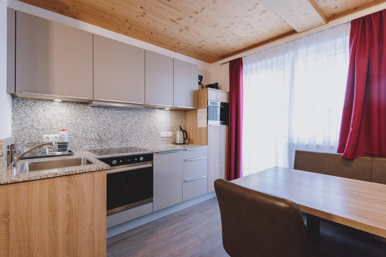 Room 5, Appartements Sulzer - TOP 24, Zell am See