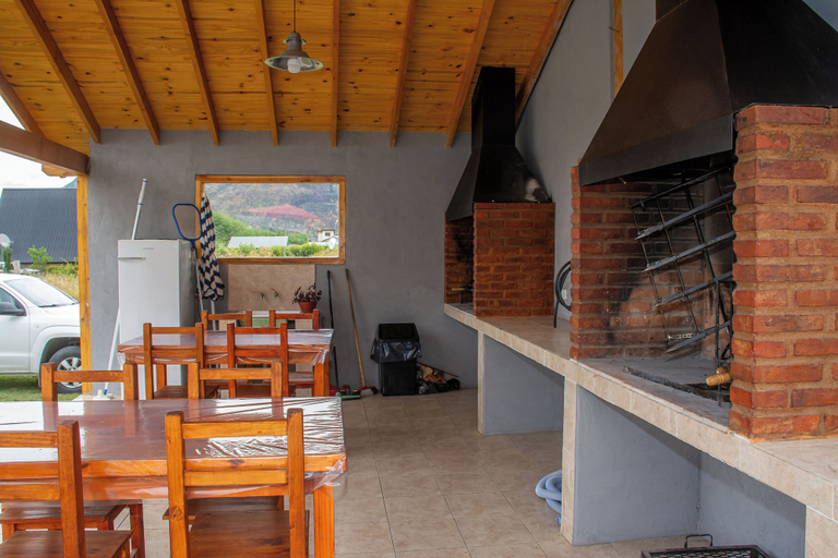 Others 5, cabañas del sauce, Cushamen