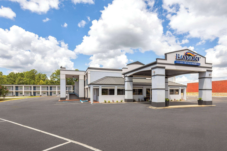 Exterior & Views 1, Baymont by Wyndham Dothan, Houston
