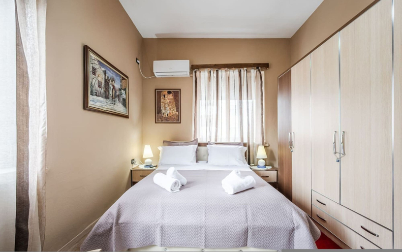 Room 2, Maria s Apartment 1BR in City Center, Gjirokastrës