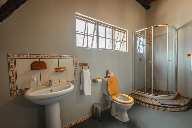 Bathroom, Penwarn Farm, Sisonke