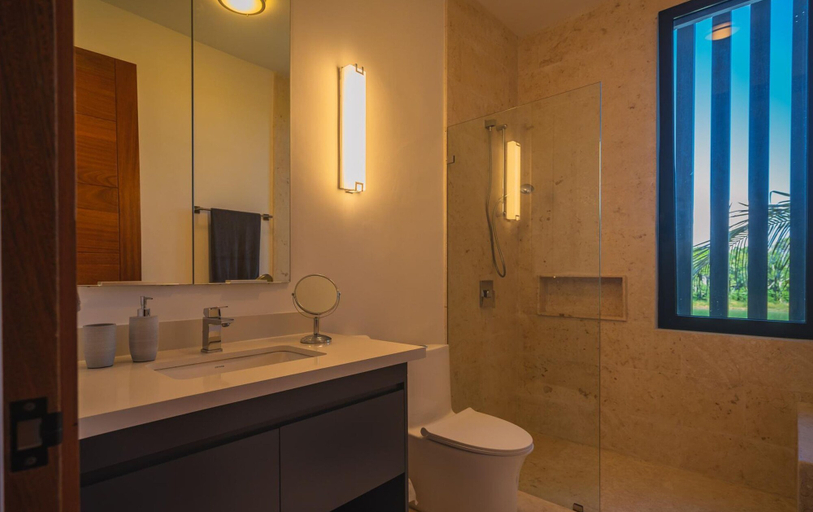 Room 2, New Lake Front Villa in Golf and Beach Resort, Salvaleon de Higuey