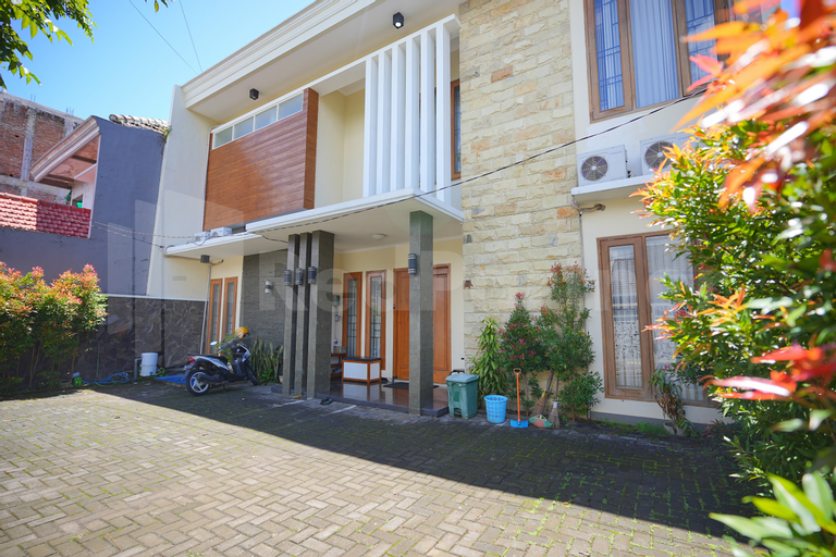 One & Quin Guest House Syariah, Malang