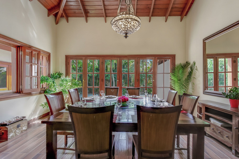 Food & Drinks 5, Beautiful Villa with Pool Gym and Maid, Salvaleon de Higuey