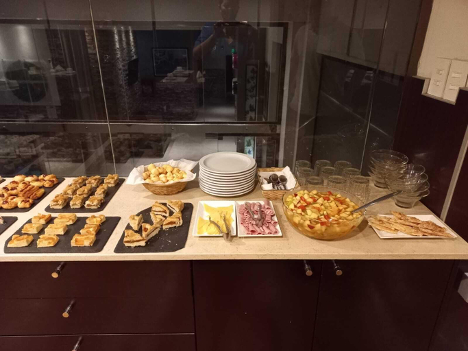Food & Drinks 5, Hotel Zarek, Capital