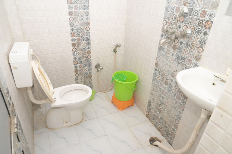 Bathroom 5, Maharani Maya Guest House Bodhgaya, Gaya