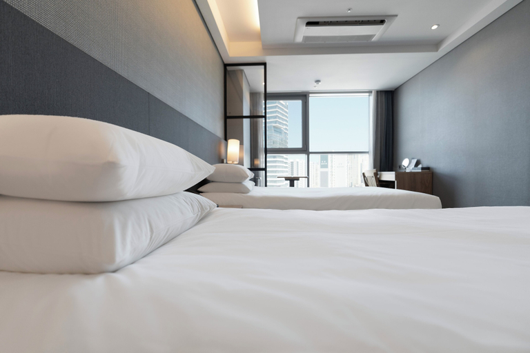 Bedroom 2, North Harbor Hotel Busan, Yeongdo