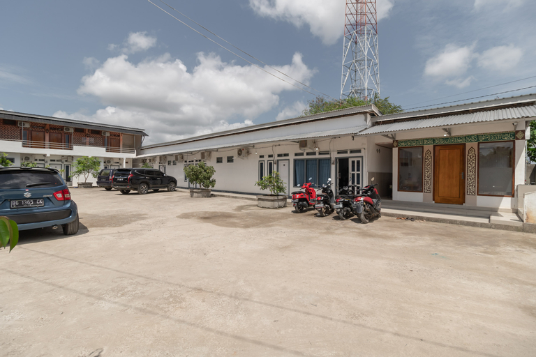 Exterior & Views 2, RedDoorz Syariah near Jakabaring Sport City Palembang, Palembang