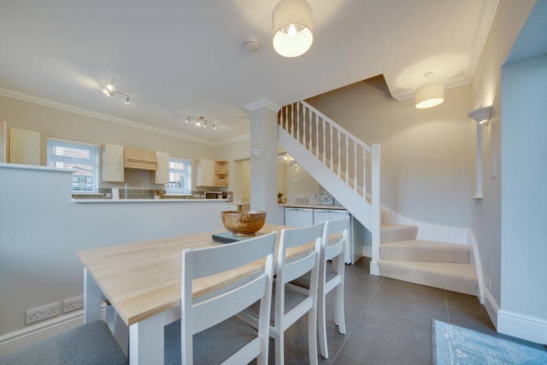 Others 5, Super 5 Bedroom Family Friendly Retreat Rustington, West Sussex