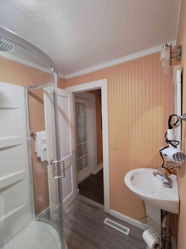 Bathroom 3, Franklin Terrace Bed and Breakfast, Macon