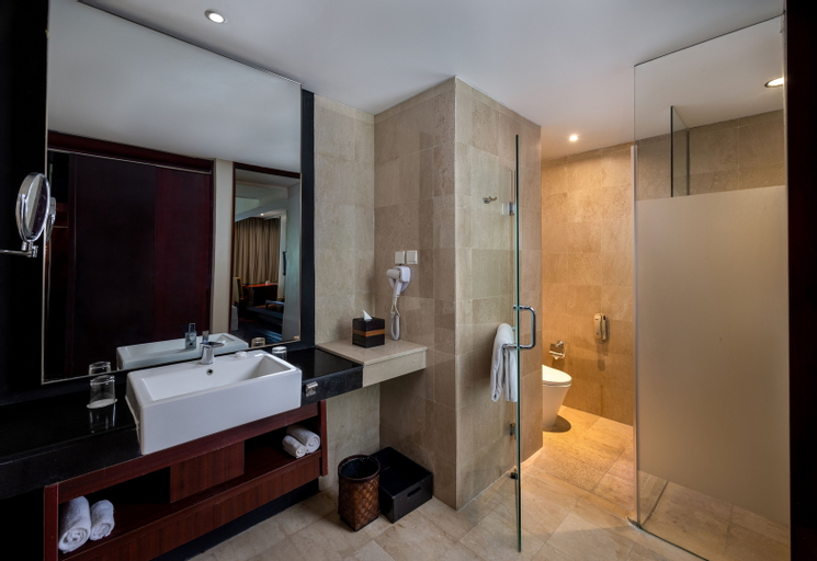 Bathroom 13