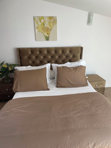 Bedroom 4, Pixi Angelus, Seine-Saint-Denis