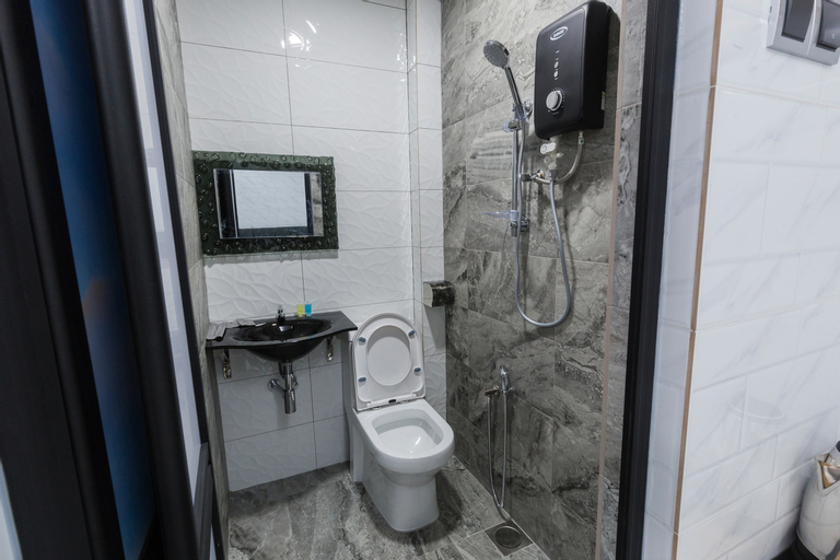 Bathroom 9