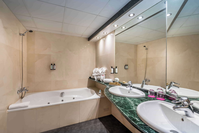 Bathroom 5, Allegro Murcia Azarbe, Murcia