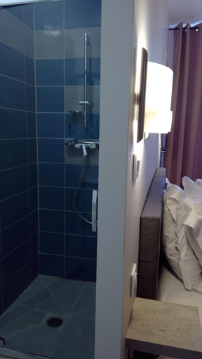 Bathroom 5, Hotel/Restaurant C'Vall, Pyrénées-Atlantiques