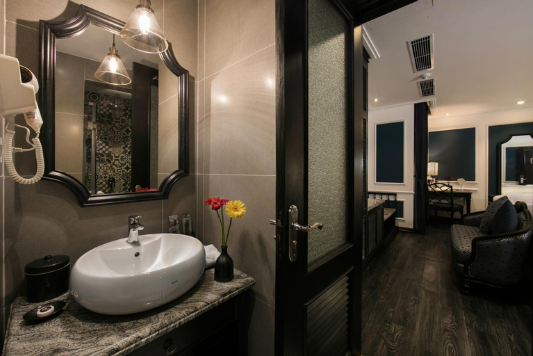 Bathroom 4