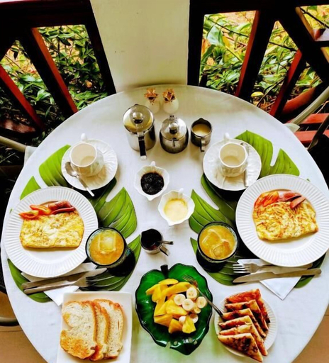 Food & Drinks 5, Lucy's guesthouse