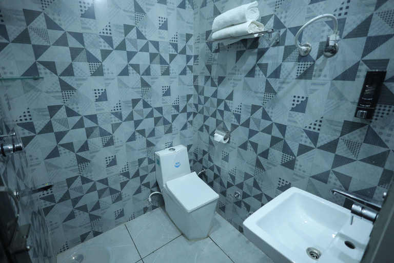 Bathroom 3, Atithi Hotel and Dhaba, Panipat