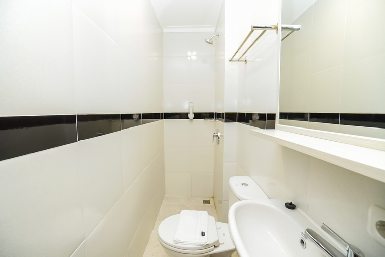 Bathroom 4, Front One Budget Bekasi, Bekasi