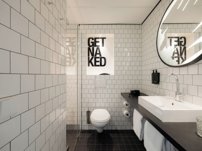 Bathroom 5, Conscious Hotel The Tire Station, Amsterdam