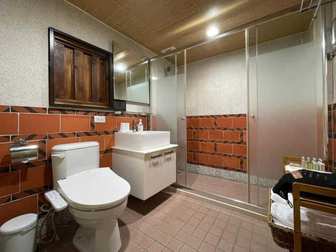 Bathroom 3, Guning Xiexinyuan, Kinmen