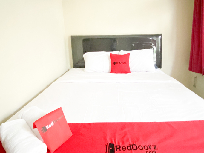 2, RedDoorz @ Simpang Borobudur, Malang