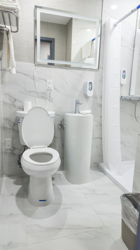 Bathroom 4, HOTEL FUEGO BRONX, New York