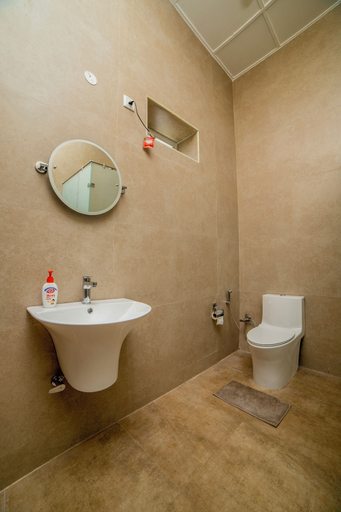 Bathroom 4, Savithri Bungalow By XploreIndo, Dindigul