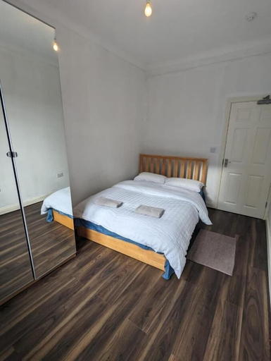 Bedroom 4, RAHAL BARNET, London