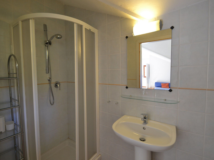 Bathroom 3, Modern Poolside Home in Pescia, Pistoia