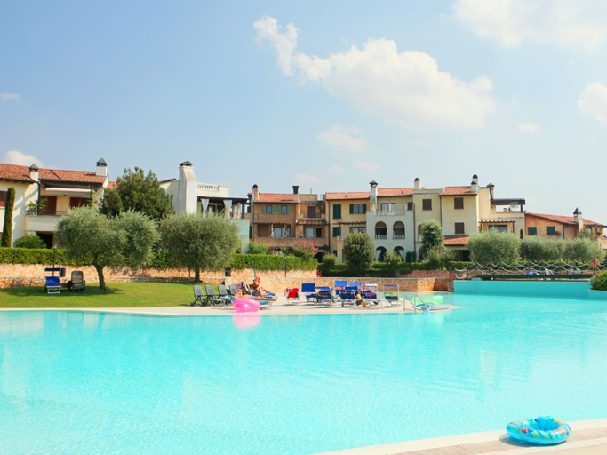 Exterior & Views 4, Resort Apartment w/ Pool, Brescia