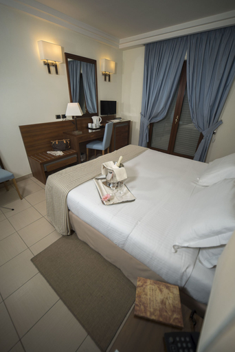 Bedroom 2, Suites & Residence Hotel Napoli, Napoli
