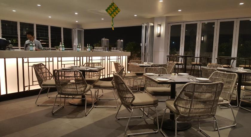 Food & Drinks, Suasana Nana Suites, Johor Bahru