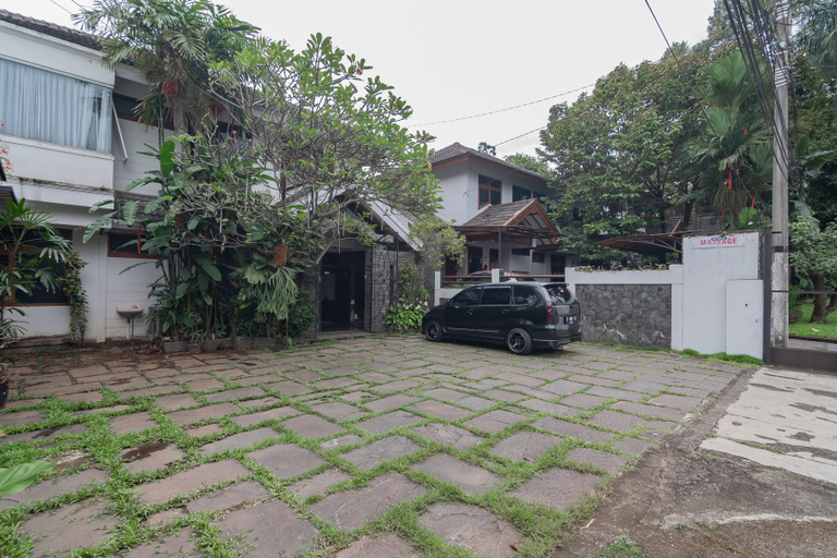 Exterior & Views, Imelda Residence Setrasari RedPartner, Bandung