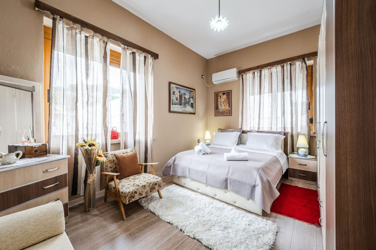 Room 5, Maria s Apartment 1BR in City Center, Gjirokastrës