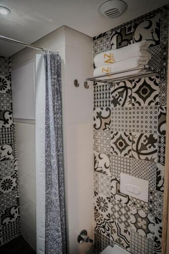 Bathroom 3, AZ Hotel Des Arts, Rabat