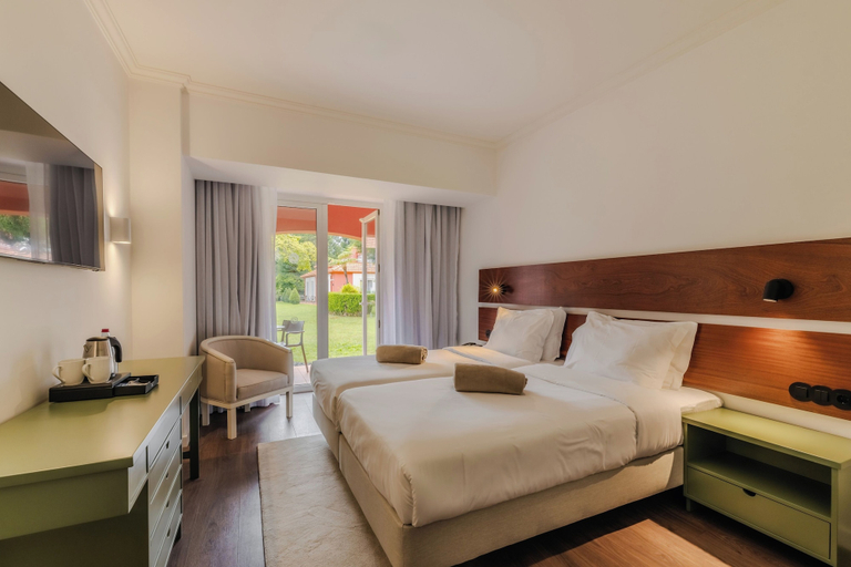 Bedroom 5, Enotel Santo da Serra, Machico