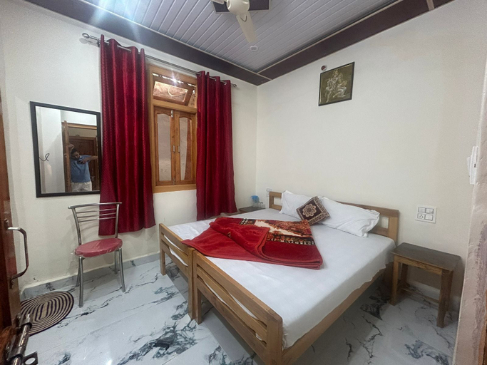 Bedroom 5, Hotel Royal Sainik, Uttarkashi