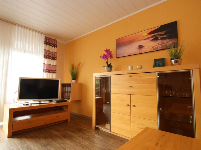 Living room 4, Gemuetliches Reihenhaus mit Garten, Aurich
