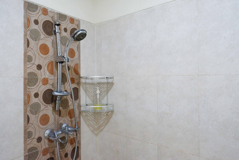 Bathroom 7