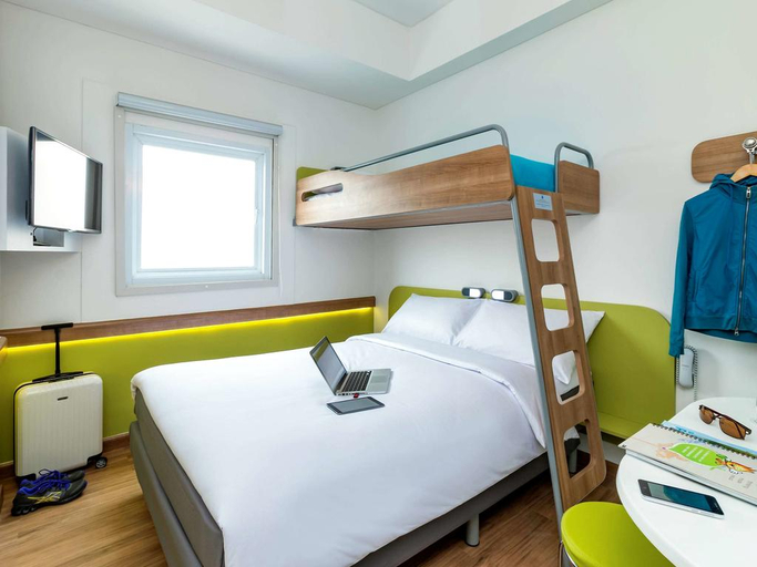 Bedroom 4, Surabaya Hr Muhammad, Surabaya