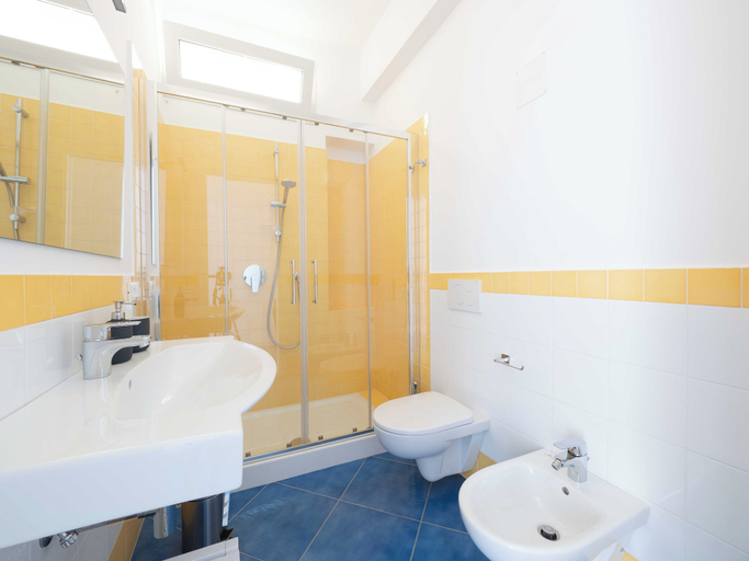 Bathroom, Mayor House, Napoli