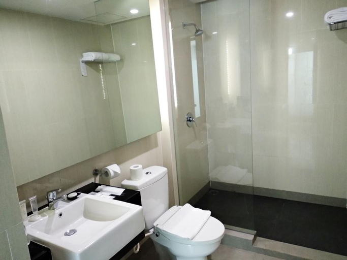 Bathroom 10