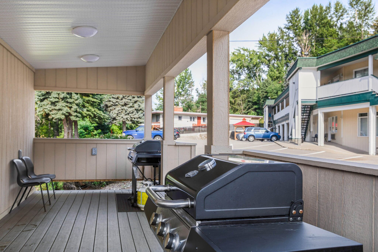 Others 5, Glenwood Inn & Suites, Kootenay Boundary