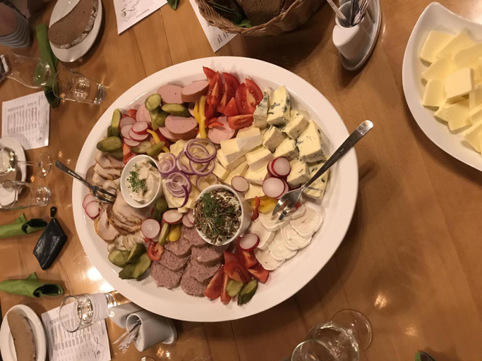 Food & Drinks