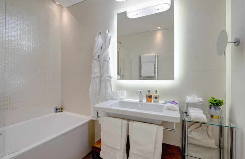 Bathroom 19