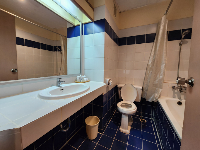 Bathroom 4
