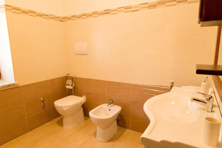 Bathroom 3, Le Coste Affittacamere, Benevento