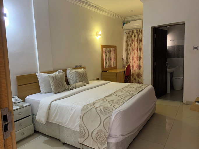 Bedroom 2, Roses Regency Hotel and Suites, AbujaMun