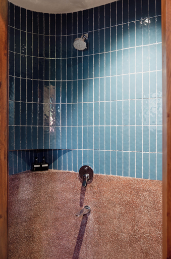 Bathroom 4, De Hué Space, Huế